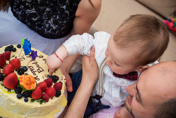 Smash the cake. One year old