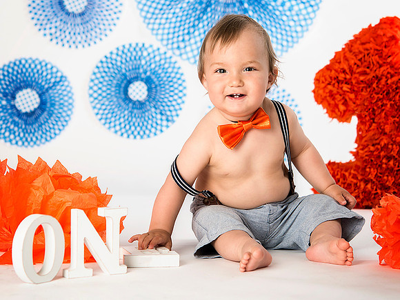 Smash the cake. One year old