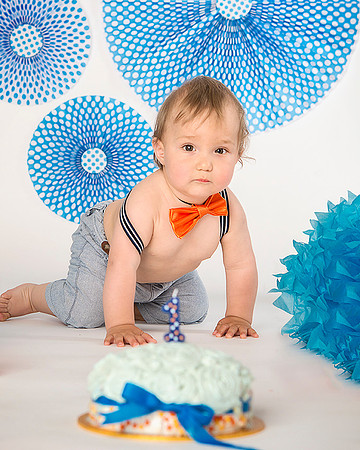 Smash the cake. One year old