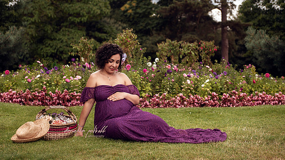 Mum to be in Greenwich park London