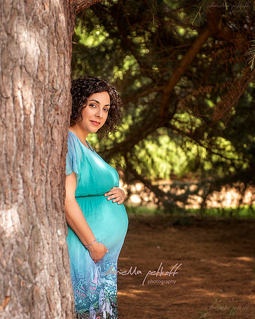 Mum to be in blue dress