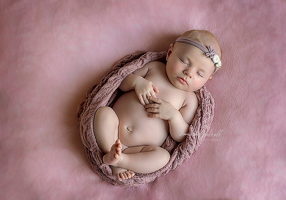 Newborn baby photo