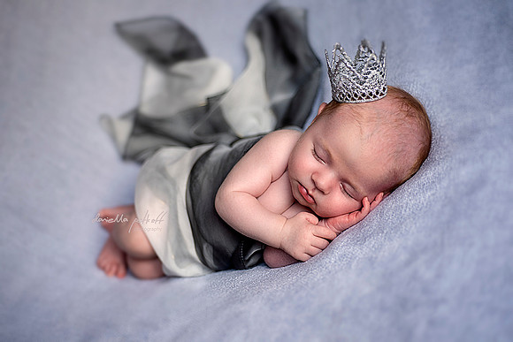 Newborn baby photo