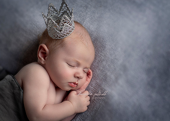 Newborn baby photo