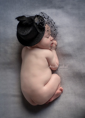 Newborn baby photo