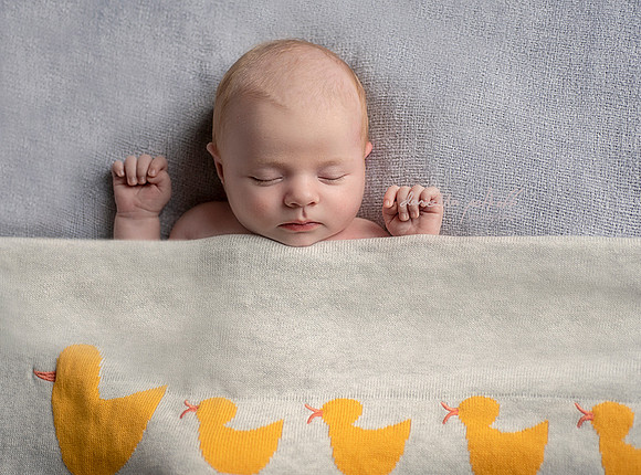 Newborn baby photo