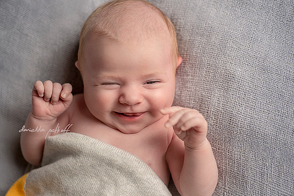 Newborn baby photo