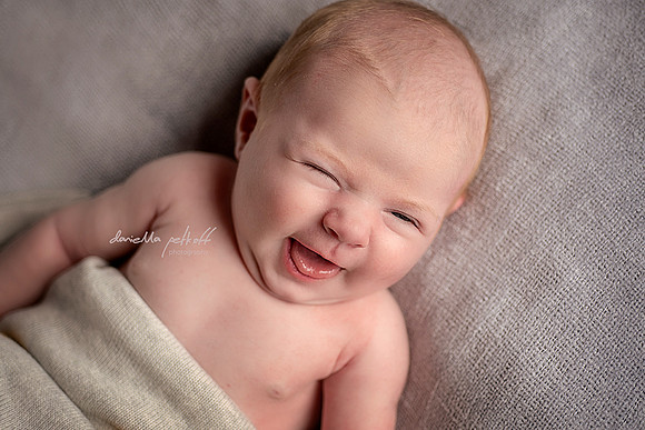 Newborn baby photo