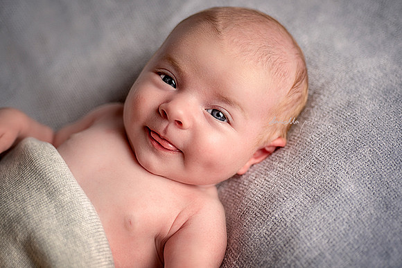 Newborn baby photo