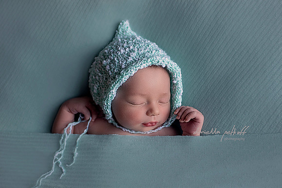 Newborn baby photo
