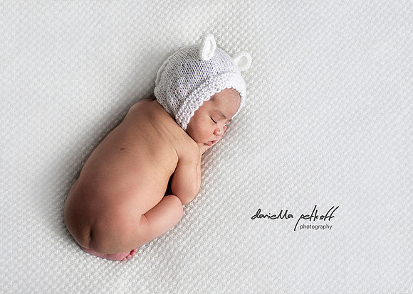 Newborn baby photo