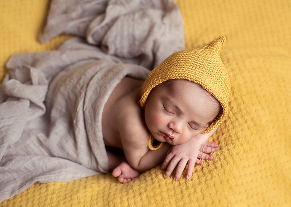 Newborn baby photo