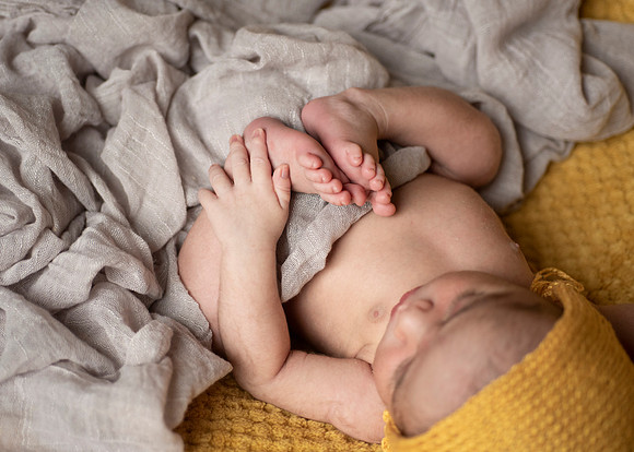 Newborn baby photo