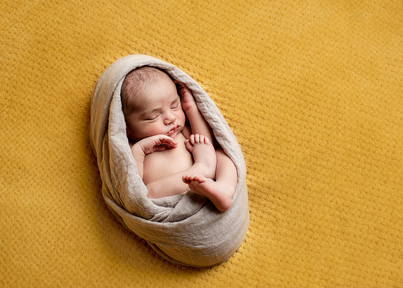 Newborn baby photo